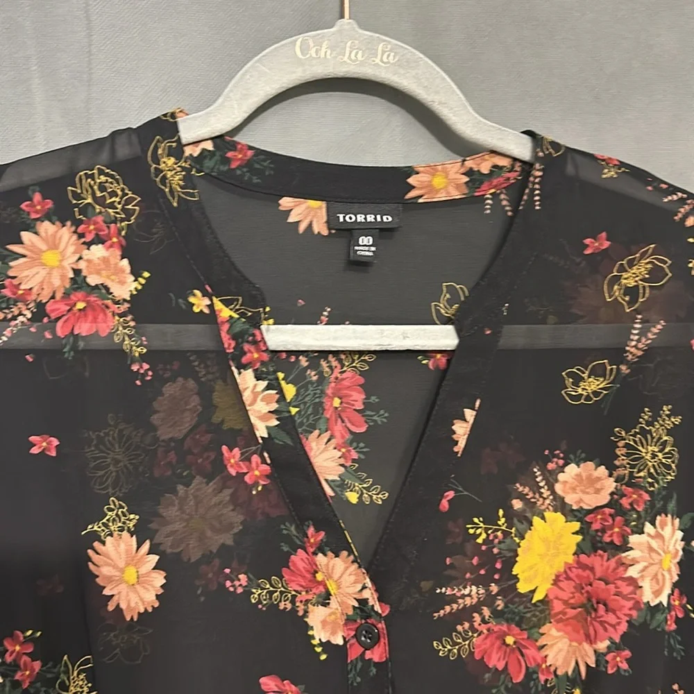 Torrid Black Floral Top - Picture 5 of 7